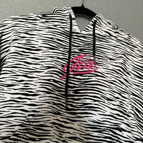 IAMGIA I AM GIA Axel zebra print cropped hoodie y2k style - Picture 8 of 10